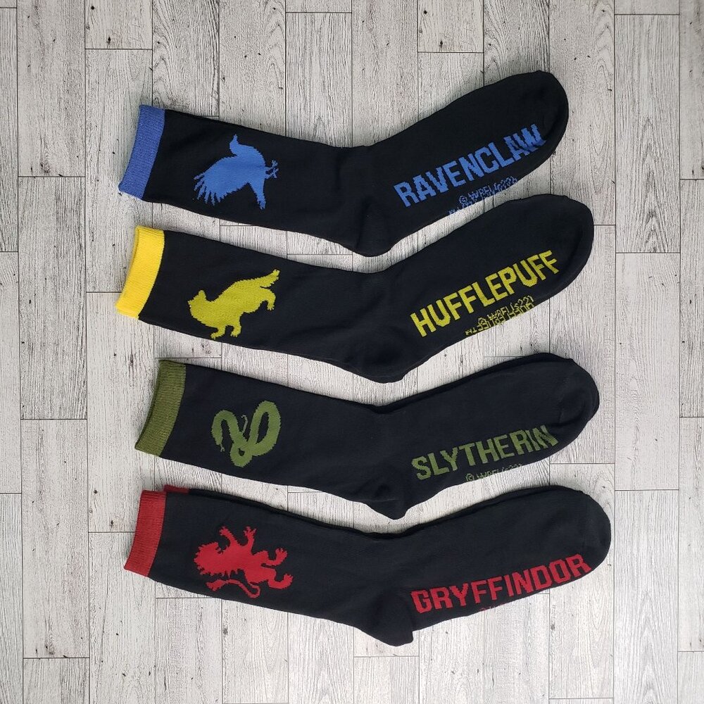 Harry Potter Crew Socks Gryffindor Slytherin Hufflepuff Ravenclaw 4-Pack Sz 6-12 - Picture 4 of 6